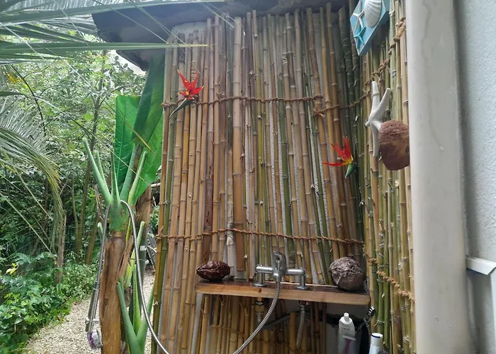 Au Fil De L Eau * Cannes