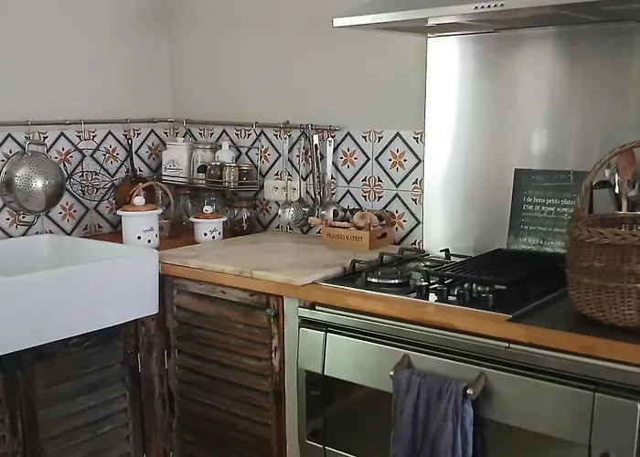Au Fil De L Eau Nyaraló *